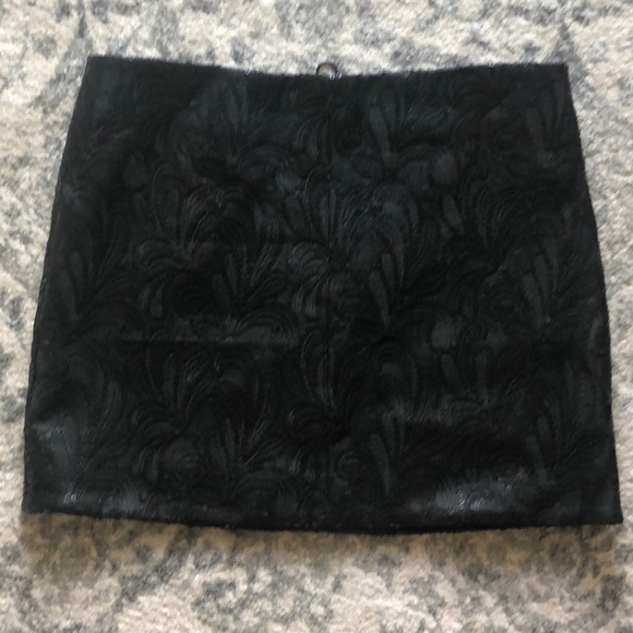 Blank NYC Vegan Leather Skirt with Sequins - Picture 4 of 8